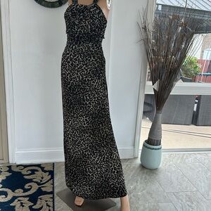 Animal print body fitting , straight cut